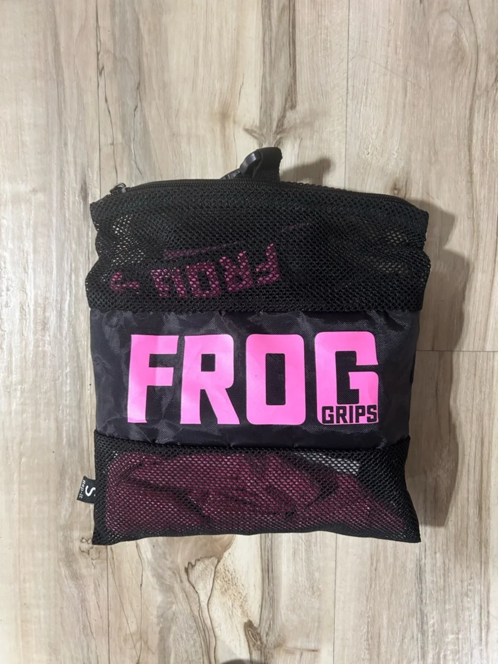 Frog Grips Wrist Wraps in Black & Hot Pink - size small - Picture 2 of 4